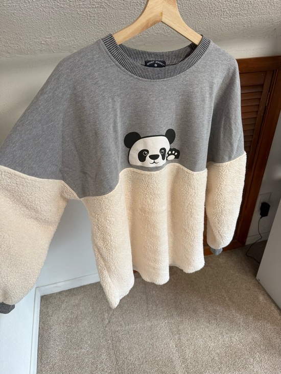 Sweaters - Oversized Cozy Panda Colorblock Sherpa Pullover - Gray & Cream | Size M